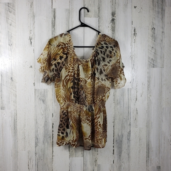 3/$15 dots sheer animal print top women's size medium - Picture 4 of 10
